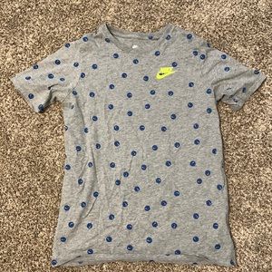 Grey Nike shirt. Great condition. Can be worn casually and semi nice.